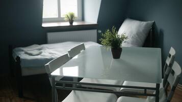 1 Schlafzimmer, hochwertige Bettwaren, Daunenbettdecken