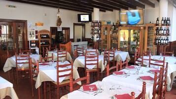 Café da manhã, almoço e jantar