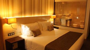 Superior Suite, Terrace (Panoramic View Countryside) | 1 bedroom, minibar, in-room safe, desk