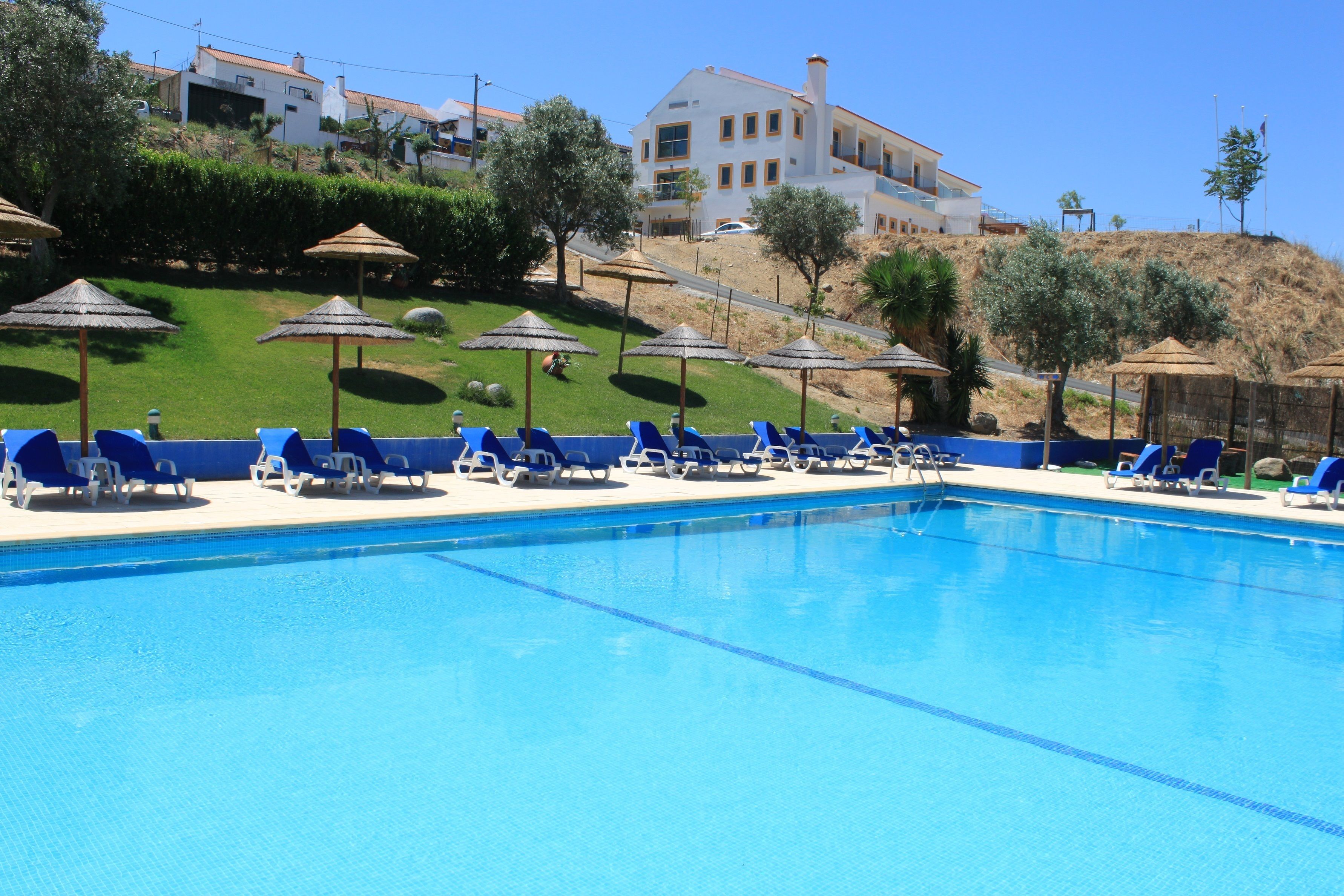2 piscinas techadas, una piscina al aire libre de temporada