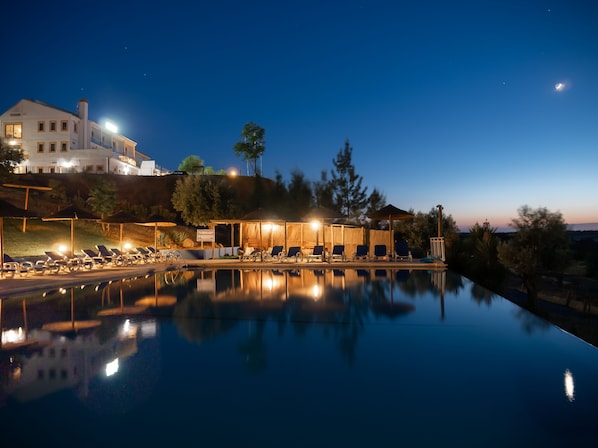 2 indoor pools, seasonal outdoor pool, pool cabanas (surcharge)