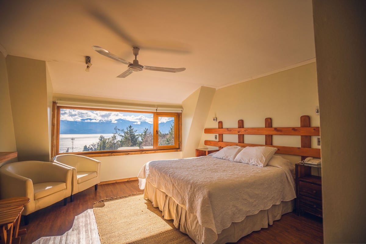 Superior-Doppel- oder -Zweibettzimmer, Seeblick | 1 Schlafzimmer, hochwertige Bettwaren, Pillowtop-Betten, Minibar