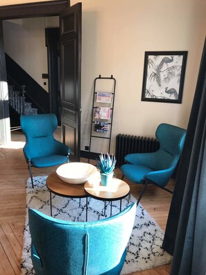 Sala de estar en el lobby