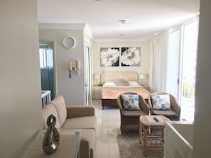 Superior Suite | Iron/ironing board, cribs/infant beds, free WiFi - Santa Anne By The Sea (Broadbeach)