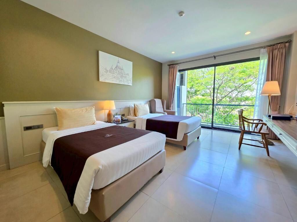 Minibar, free WiFi, wheelchair access