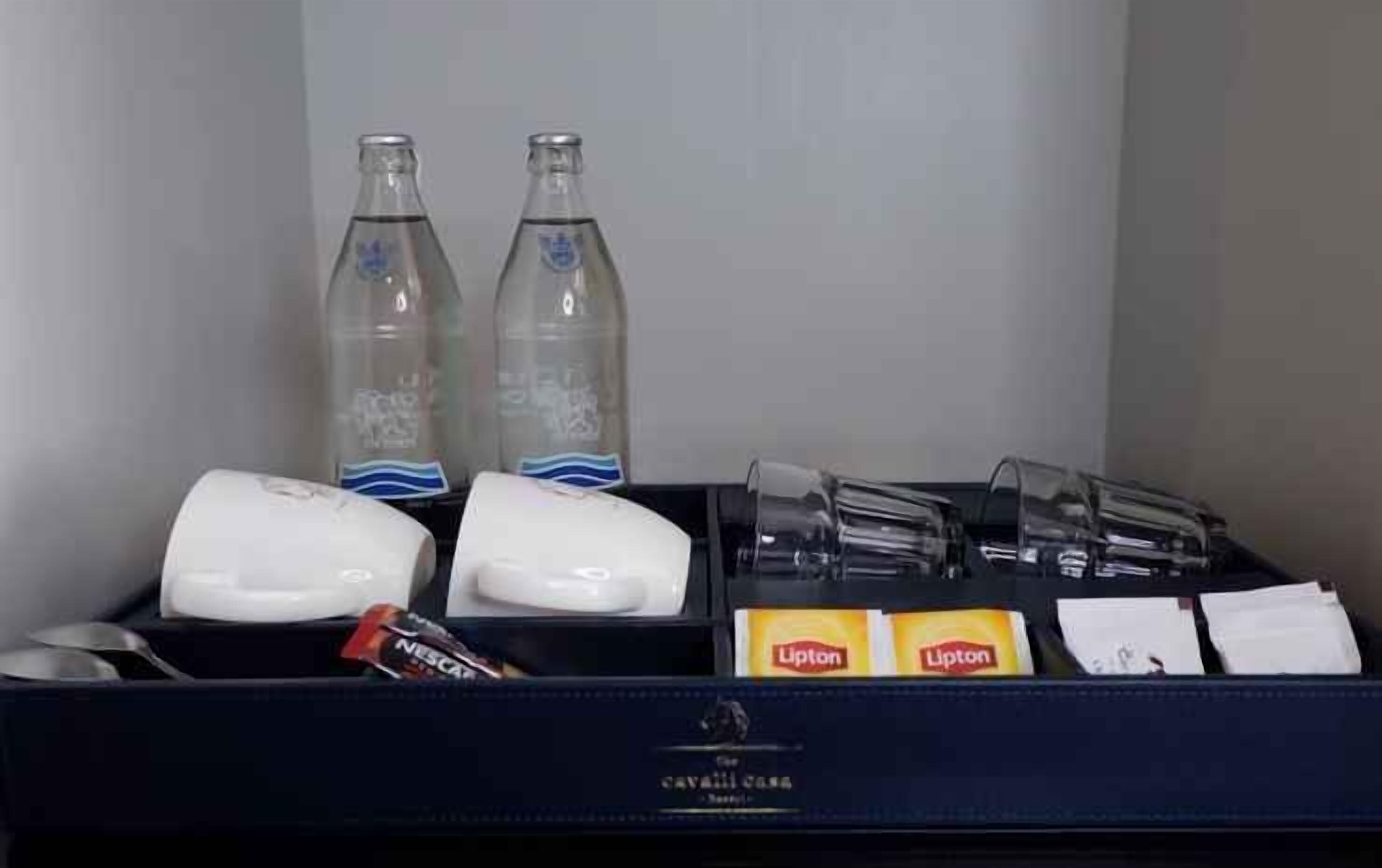 Bathroom amenities | Shower, towels