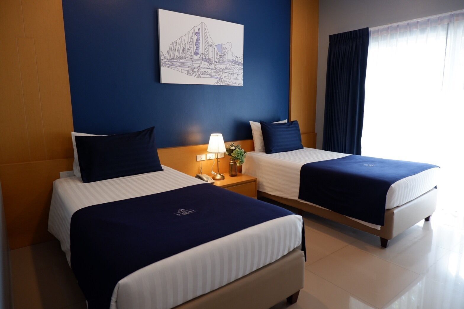 Minibar, free WiFi, wheelchair access