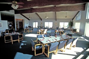 Dining - WorldMark Wolf Creek (Eden)