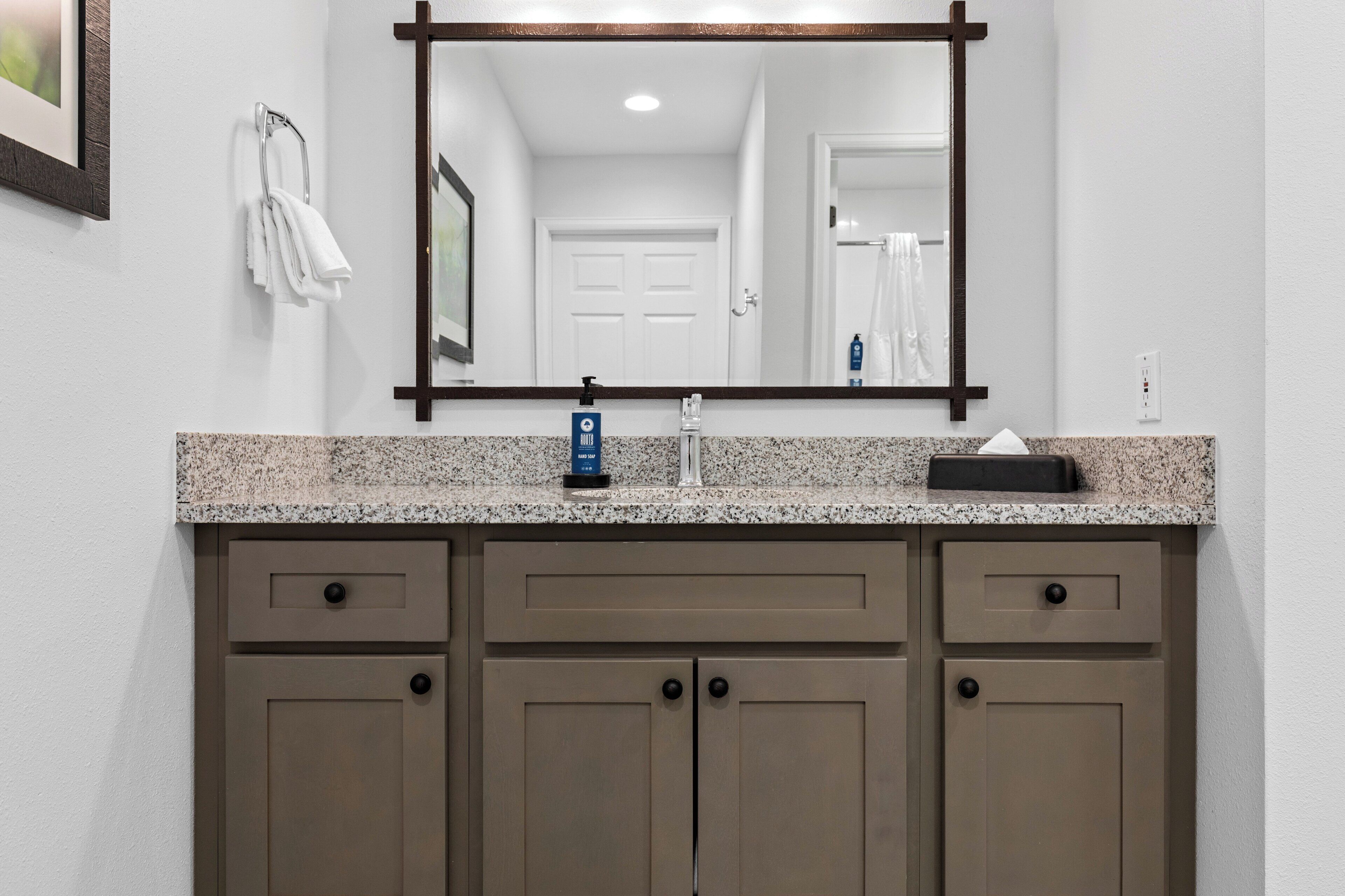 condo, 2 bedrooms | bathroom | combined shower/bathtub, hair dryer, towels