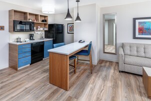 Suite, 1 Bedroom (1 Queen Bed)