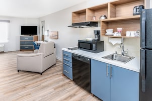 Studio Suite, 2 Queen Beds, Roll-in Shower (Mobil Roll Shwr) | In-room safe, desk, iron/ironing board, free WiFi