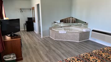 Suite Standar, 1 Tempat Tidur King (No pets allowed) | 1 kamar tidur, Wi-Fi gratis, seprai linen, dan jam alarm