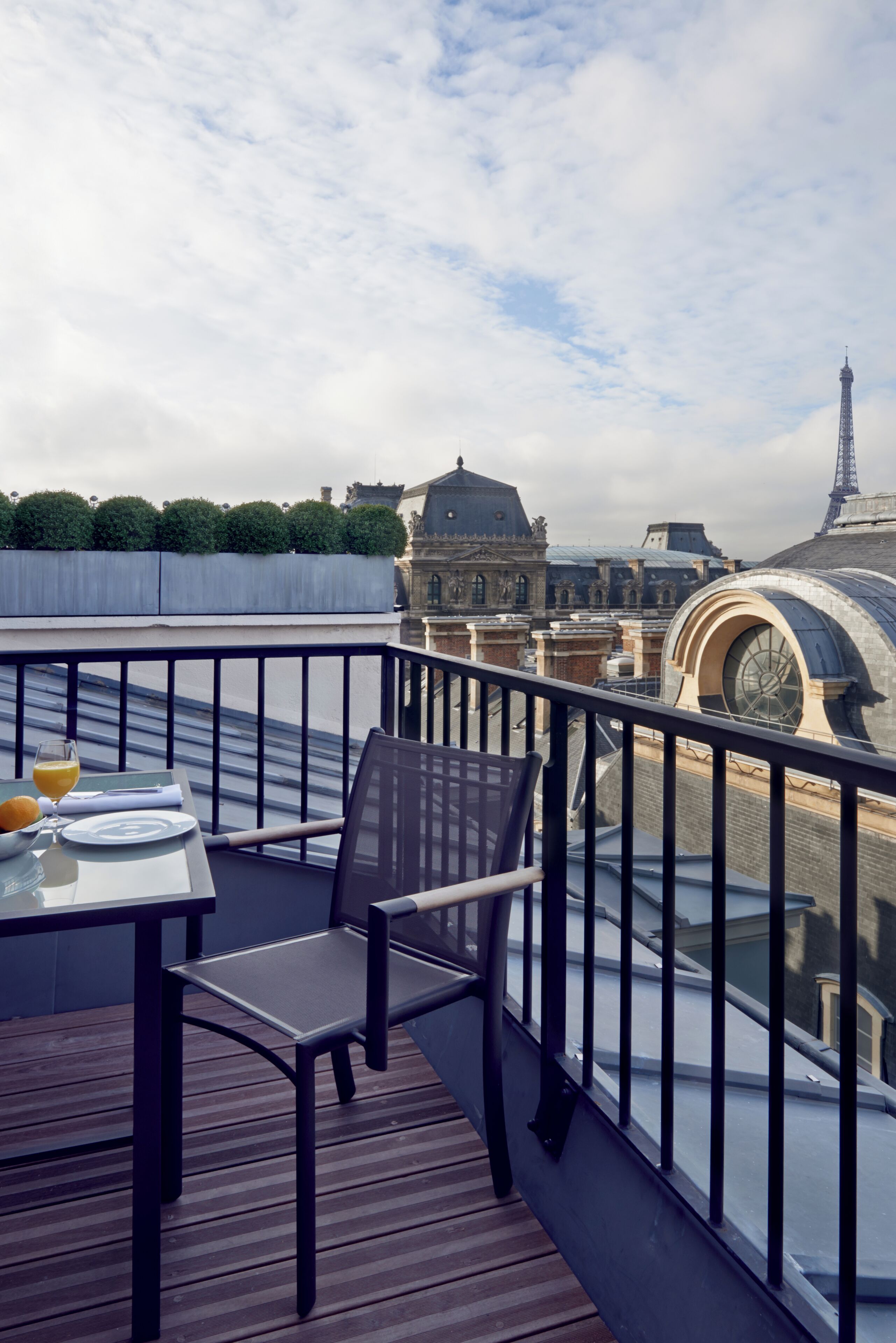suite tour eiffel | balcony