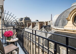 Junior Suite, Balcony (Eiffel Tower view) | Balcony