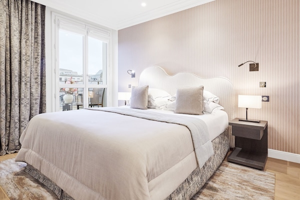 Roupas de cama premium, edredons de pluma, camas com colchões pillow-top