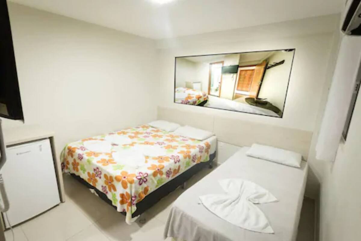 Frigobar, Wi-Fi de cortesia, roupa de cama