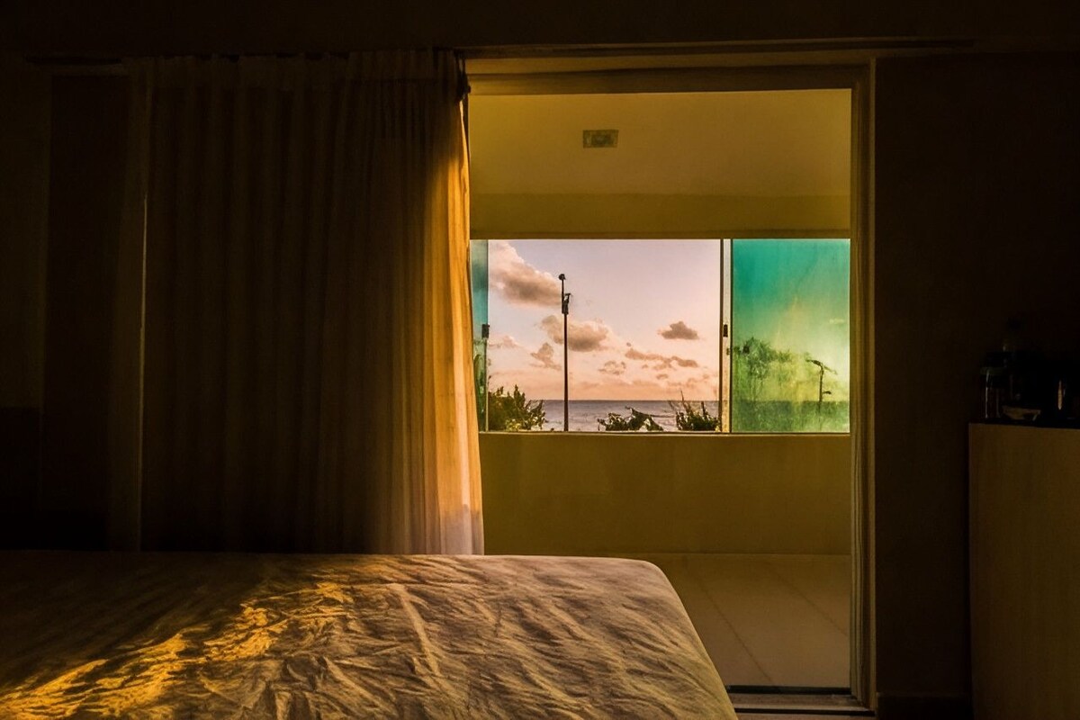 Minibar, WiFi (free), bed sheets