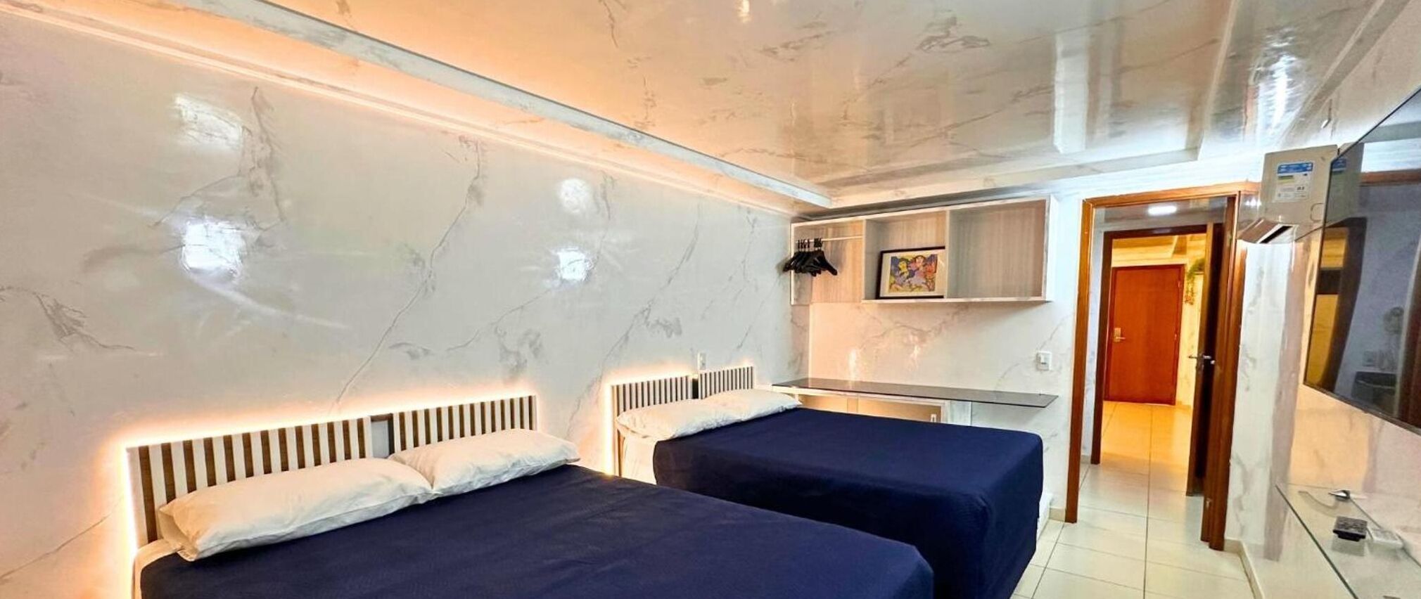 Frigobar, cofres nos quartos, individualmente decorados