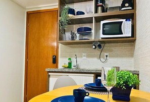 Se sirven desayunos, almuerzos y cenas; cocina internacional