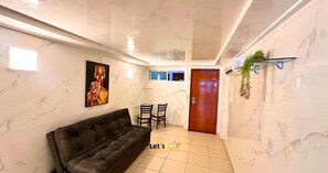 TV LCD 32 pollici con canali via cavo, TV