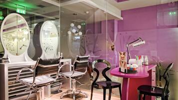 Couples treatment room(s), body treatments, hot stone massages