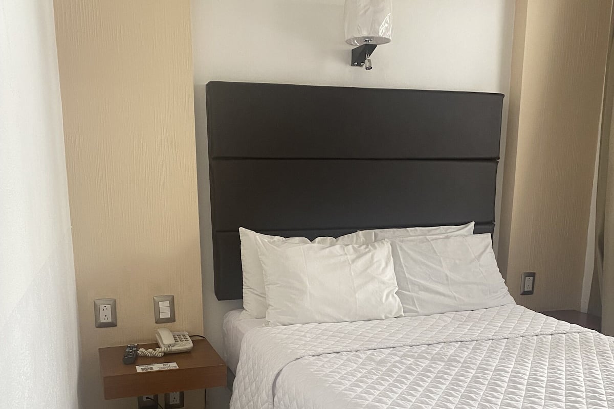 Standard Room | In-room safe, desk, WiFi (free), bed sheets