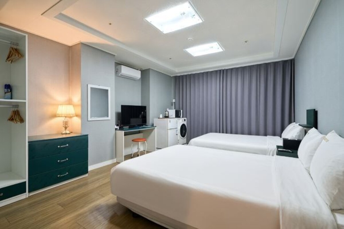 Family Twin Room