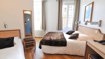 Triple Room, Bathtub (or Shower) | Free cribs/infant beds, free WiFi, bed sheets