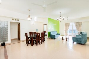 Apartment, 3 Bedrooms | Living area | 37-inch LCD TV with digital channels, TV