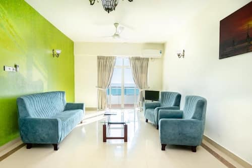 Deluxe Apartment, 3 Bedrooms | Living area