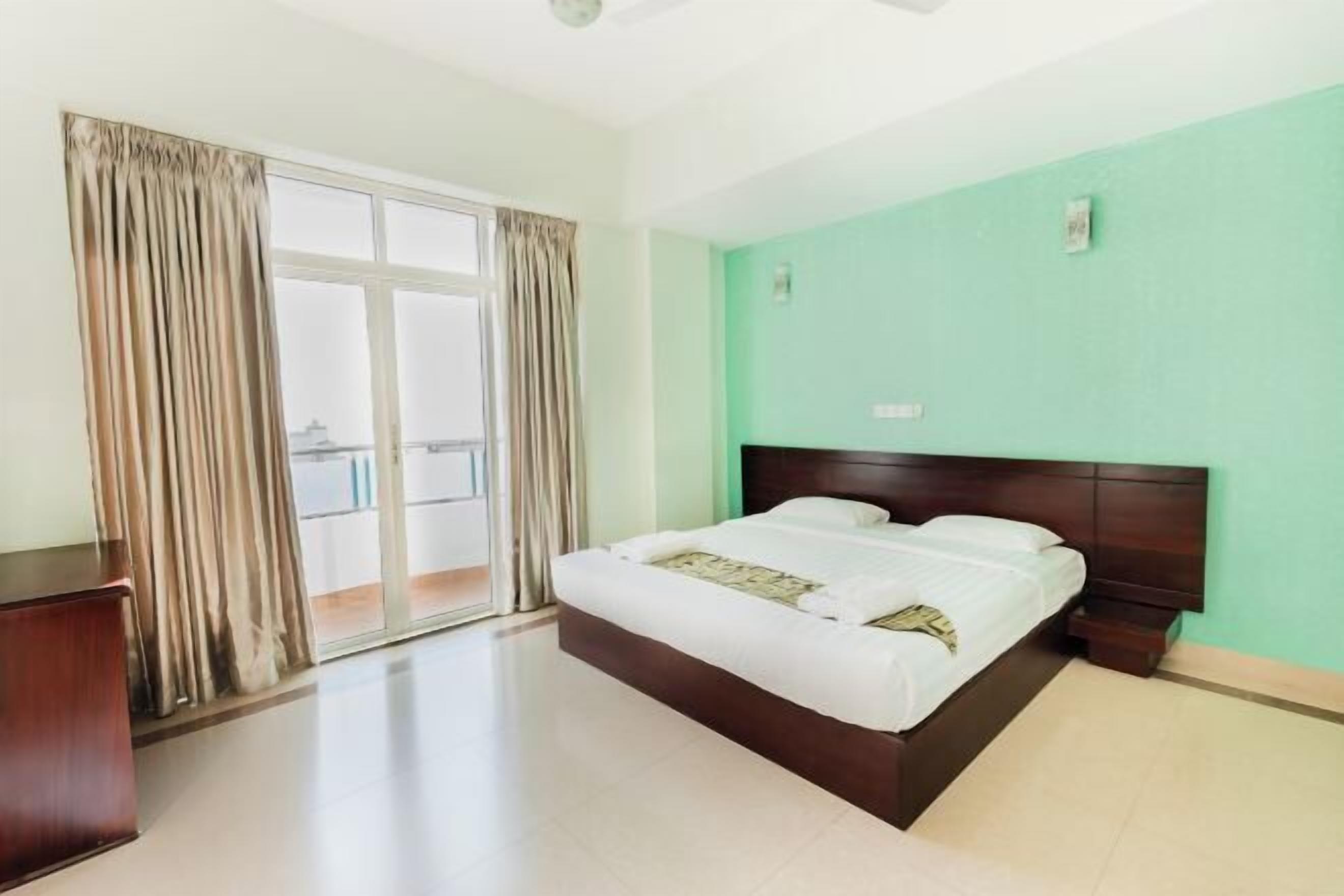 1 bedroom, in-room safe, desk, laptop workspace