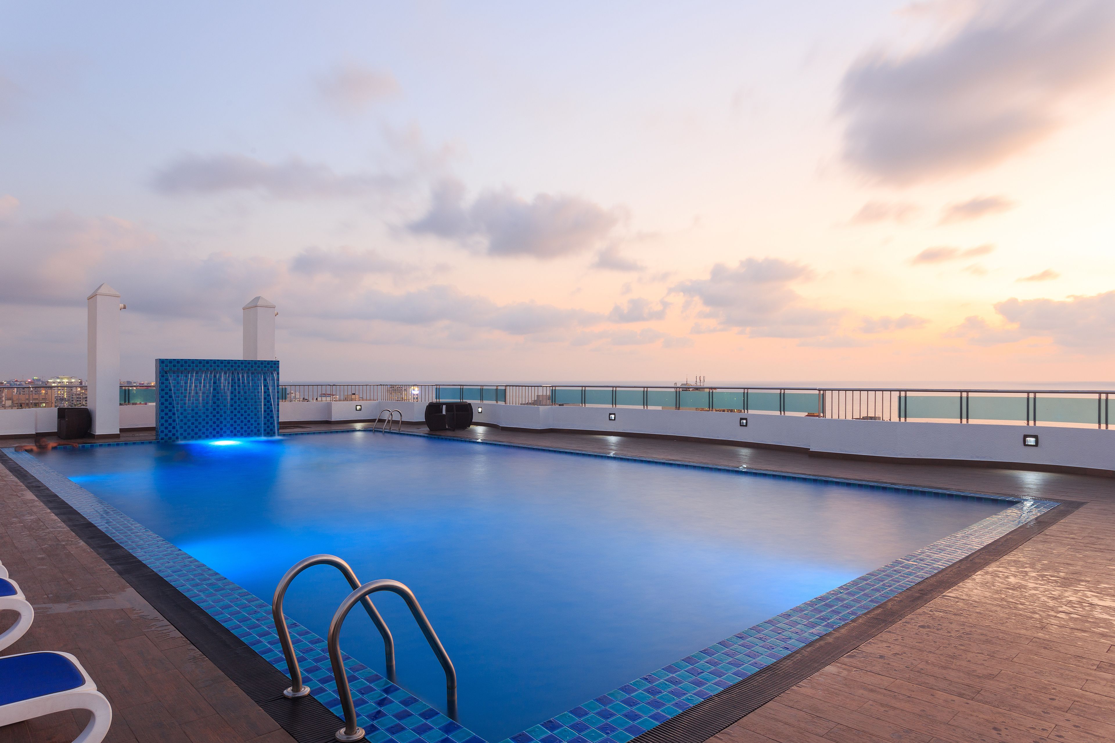 Outdoor pool, sun loungers