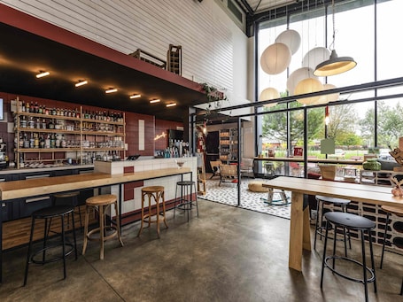 Bar (on property). Greet Hotel Bourg-en-Bresse Sud Montagnat