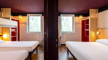 Chambre, plusieurs lits