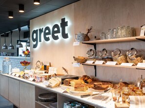 Daily buffet breakfast (EUR 9.50 per person)