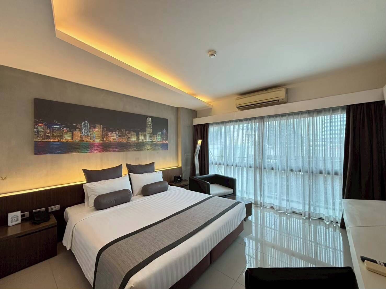 Deluxe Double Room | Premium bedding, minibar, in-room safe, desk