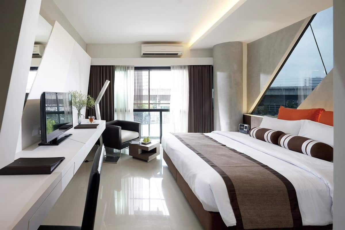 Superior Double Bed/Express Way View | 1 bedroom, premium bedding, minibar, in-room safe
