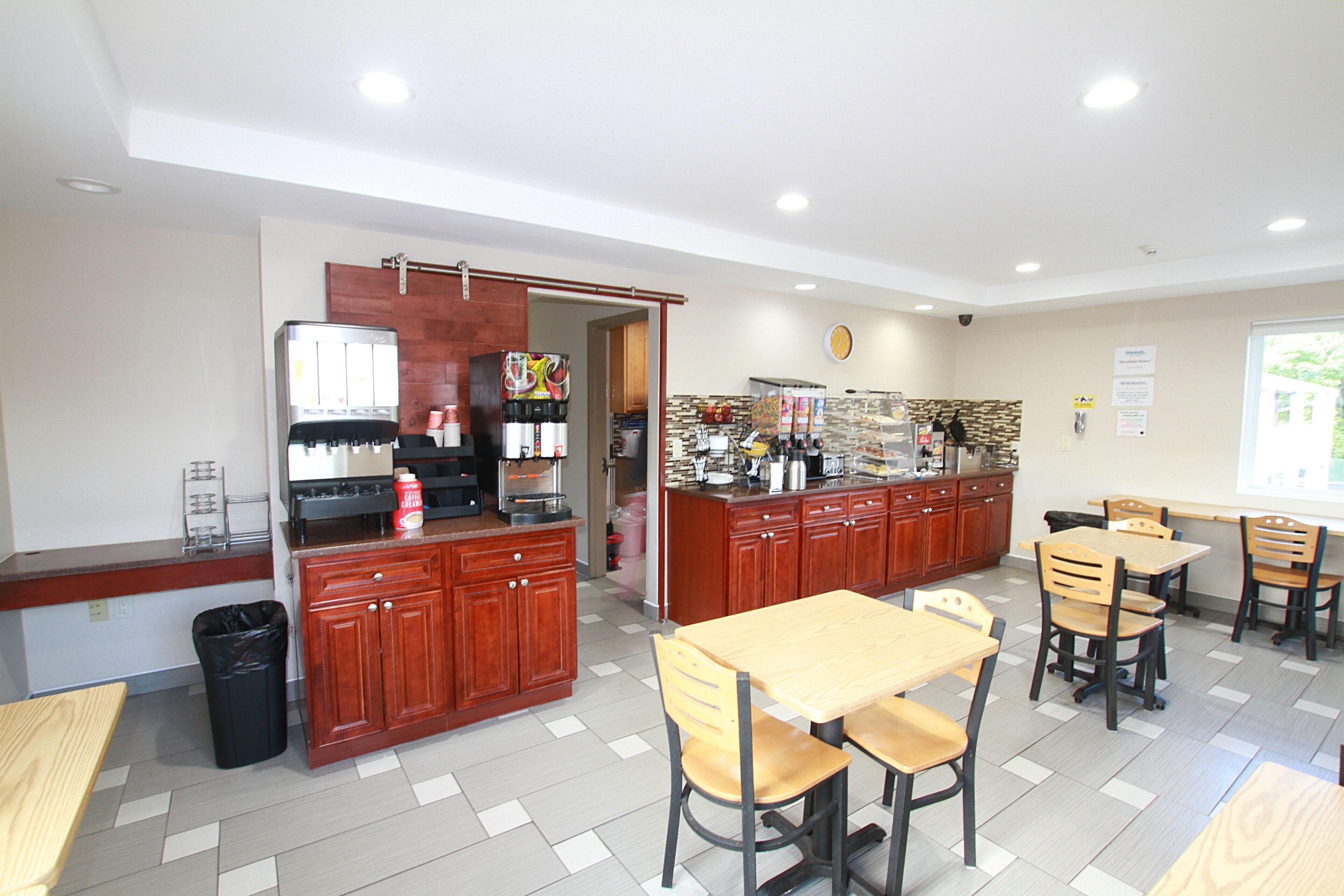 Free daily continental breakfast