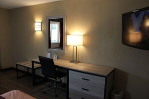 高級客房, 2 張標準雙人床, 非吸煙房 | 書桌、手提電腦工作空間、遮光窗簾/窗簾、隔音