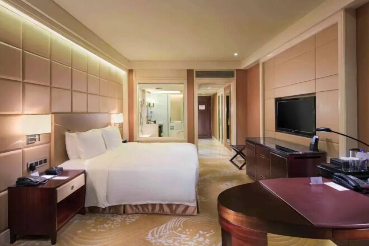 Premium bedding, minibar, in-room safe, blackout curtains