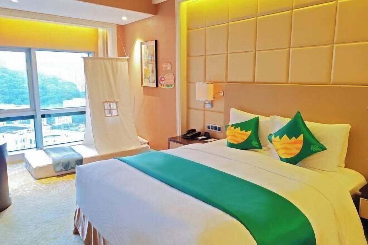 Premium bedding, minibar, in-room safe, blackout curtains