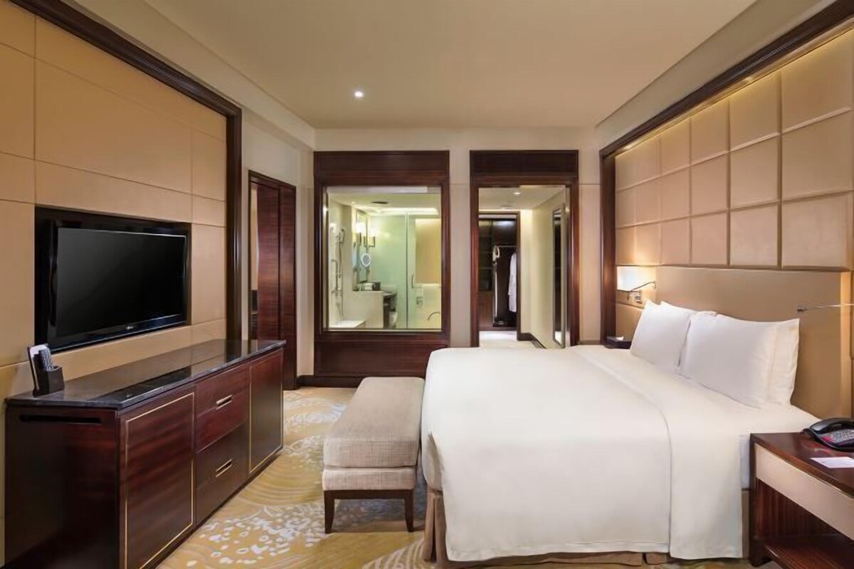 Premium bedding, minibar, in-room safe, blackout curtains