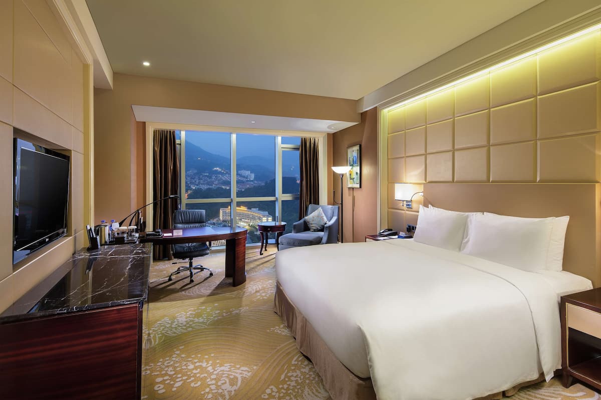 Premium bedding, minibar, in-room safe, blackout drapes