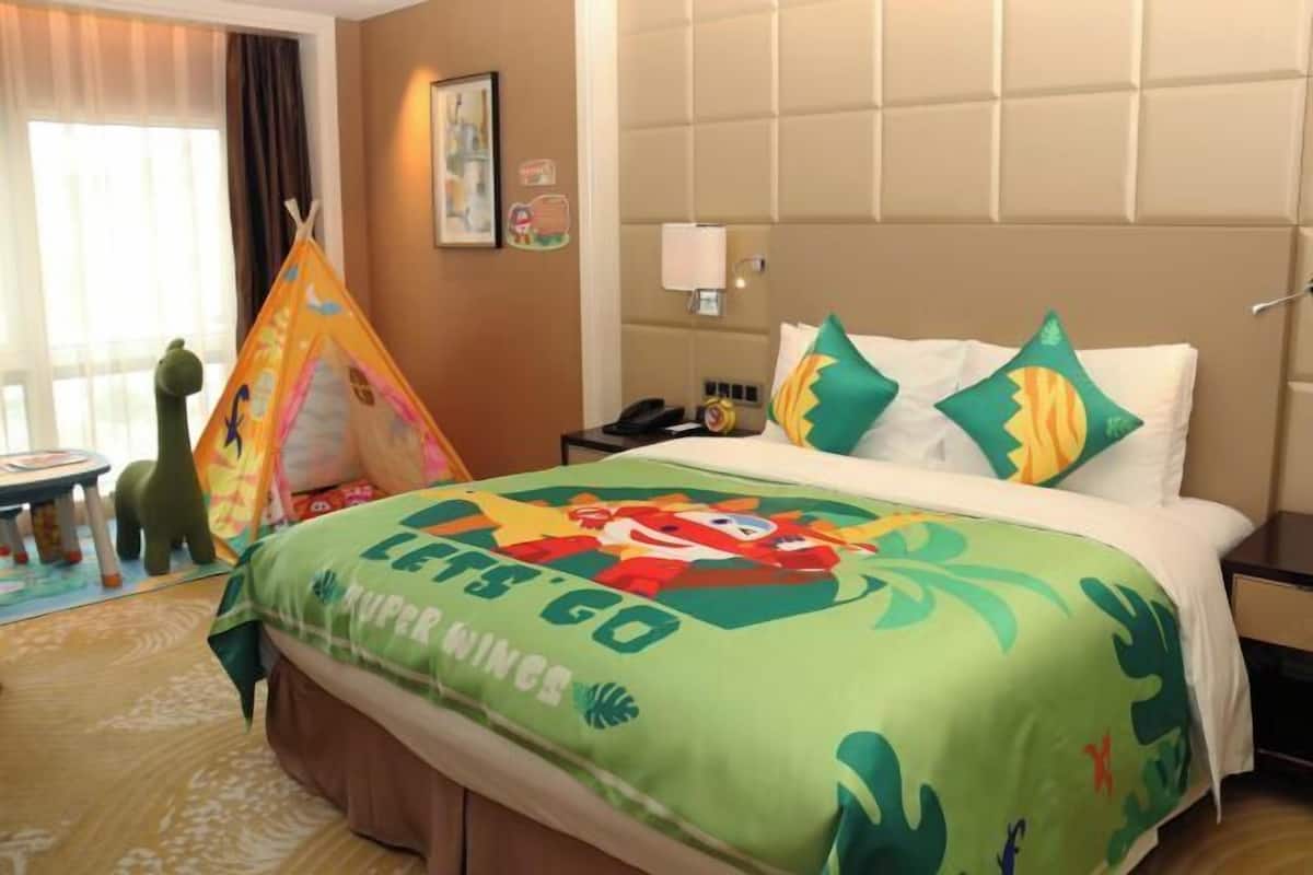 Premium bedding, minibar, in-room safe, blackout drapes