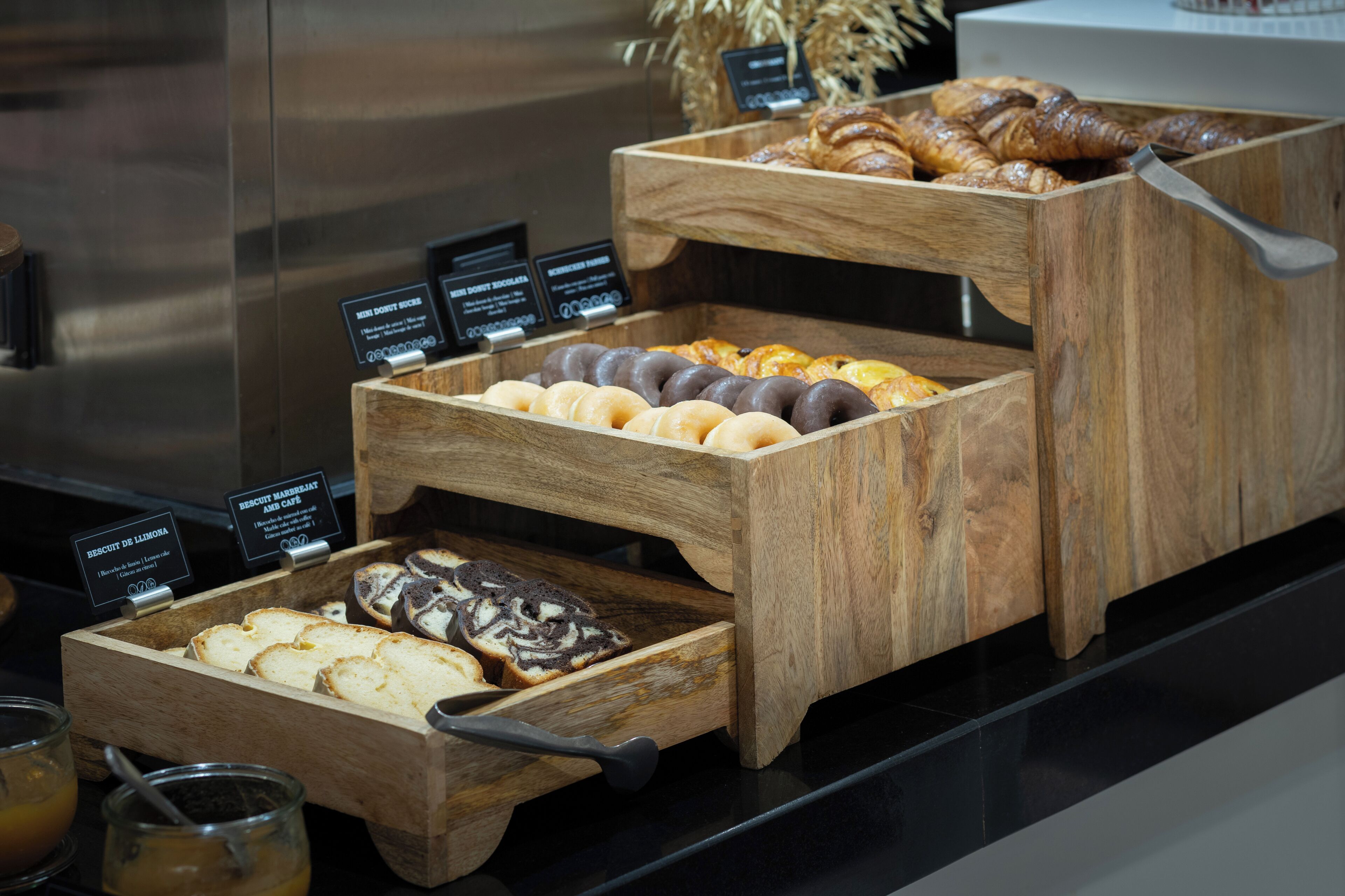 daily buffet breakfast (eur 16 per person)