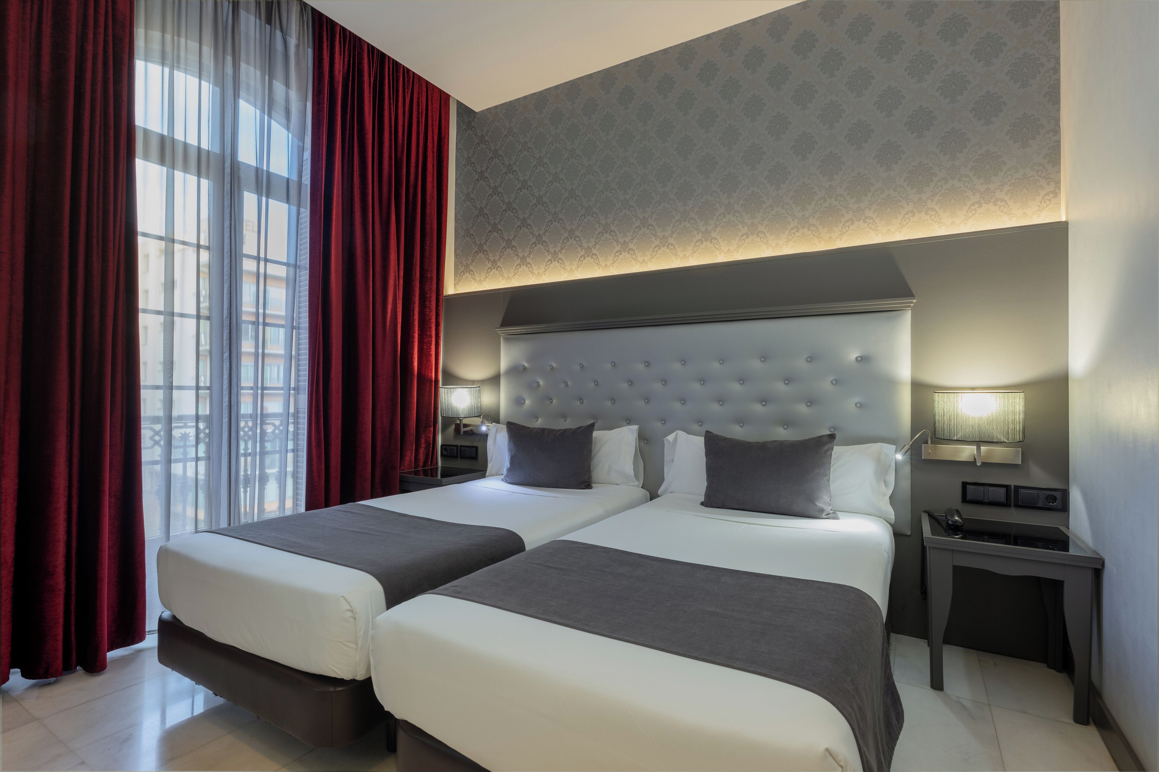 in-room safe, desk, laptop workspace, blackout curtains