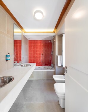 Apartment, 2 Bedrooms | Bathroom