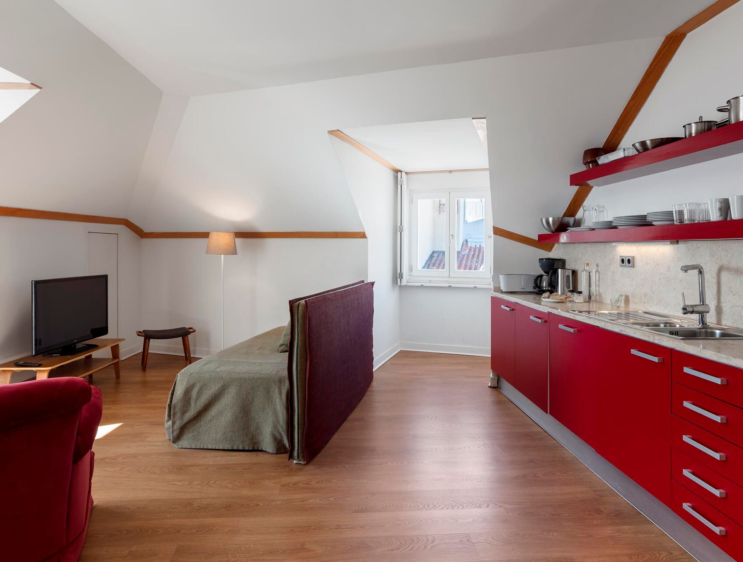 Superior 1 Bedroom Apartment | Living area | 43-inch flat-screen TV with cable channels, LCD TV
