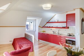 Apartment, 1 Bedroom | Private kitchenette