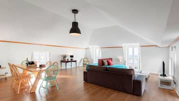 Deluxe 2 Bedroom Apartment with Terrace | 1 bedroom, premium bedding, memory foam beds, in-room safe
